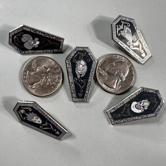 Disney Villain Coffin Trading Pin Evil Queen Cruella Jafar Brooch Jewelry Badge - Picture 4 of 10